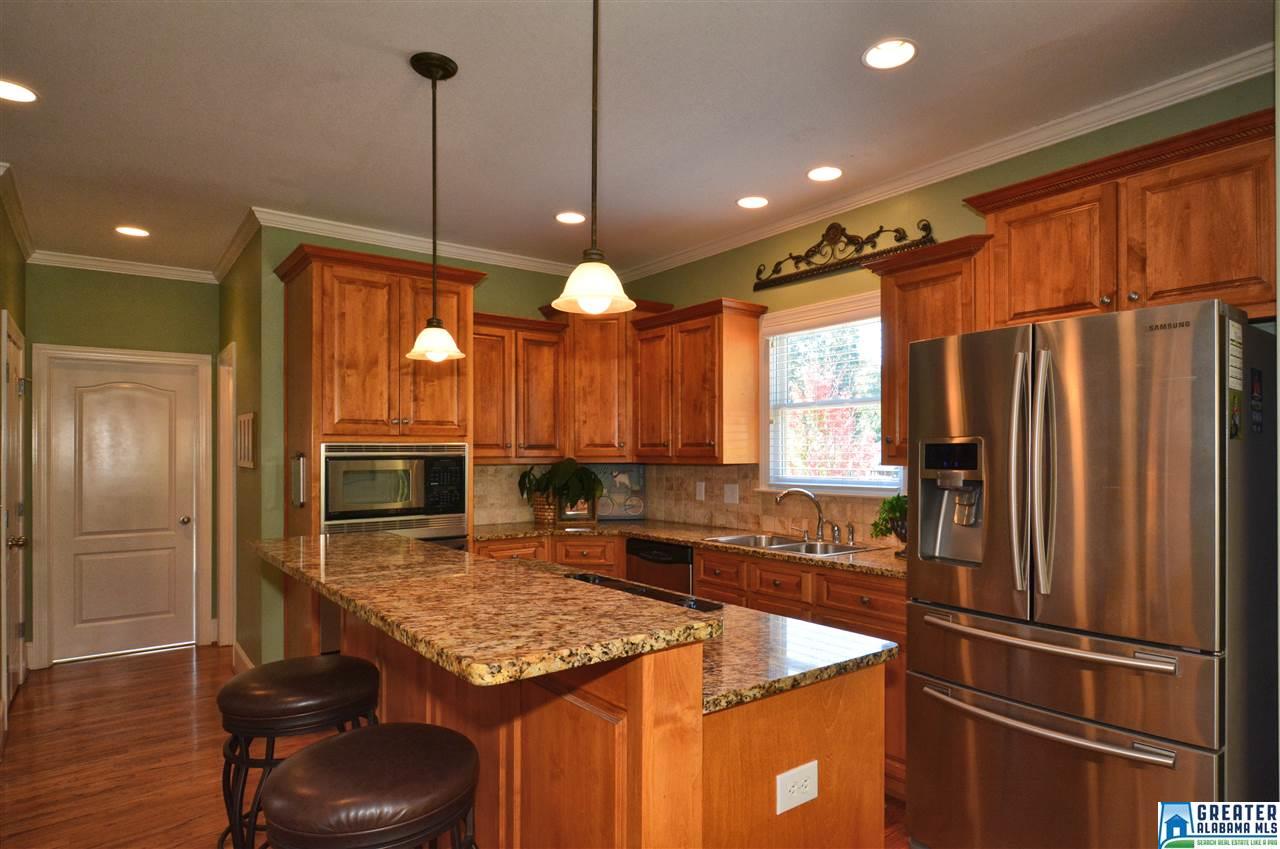 1033 EAGLE HOLLOW DR, Birmingham, AL 35242