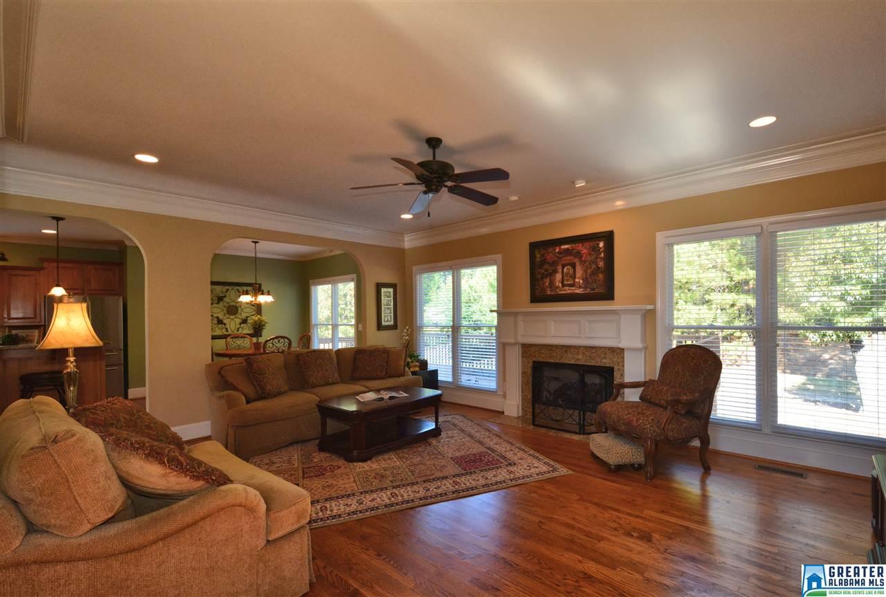 1033 EAGLE HOLLOW DR, Birmingham, AL 35242