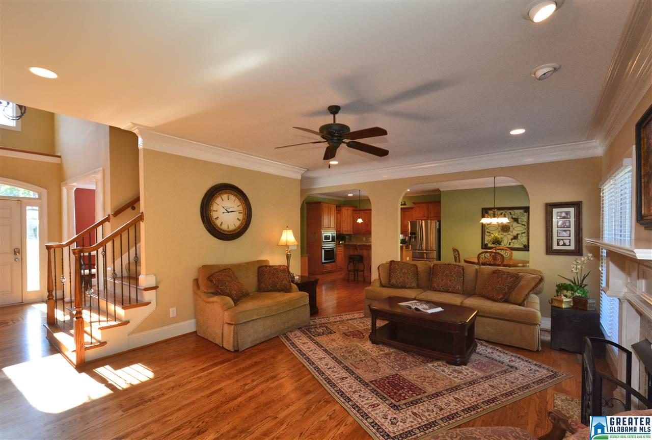1033 EAGLE HOLLOW DR, Birmingham, AL 35242