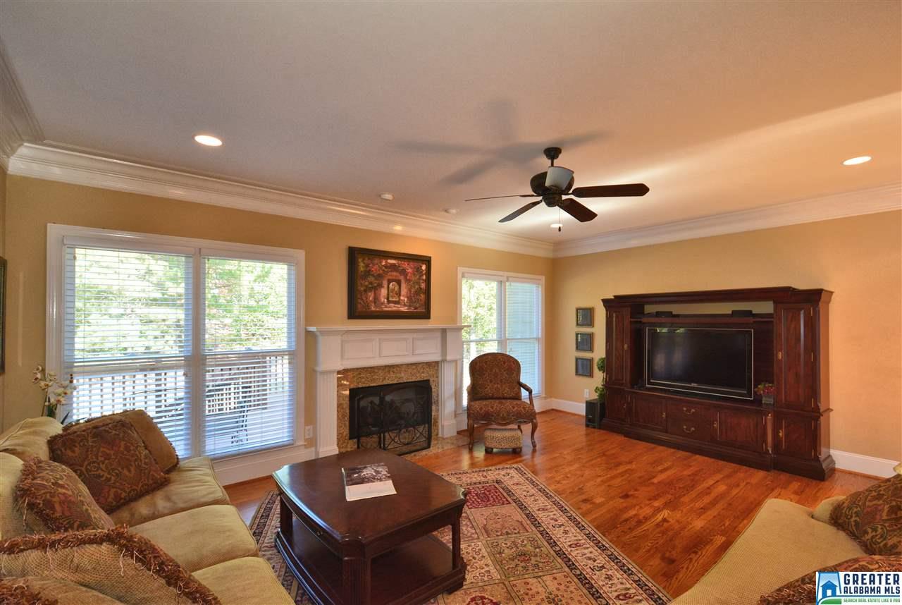 1033 EAGLE HOLLOW DR, Birmingham, AL 35242