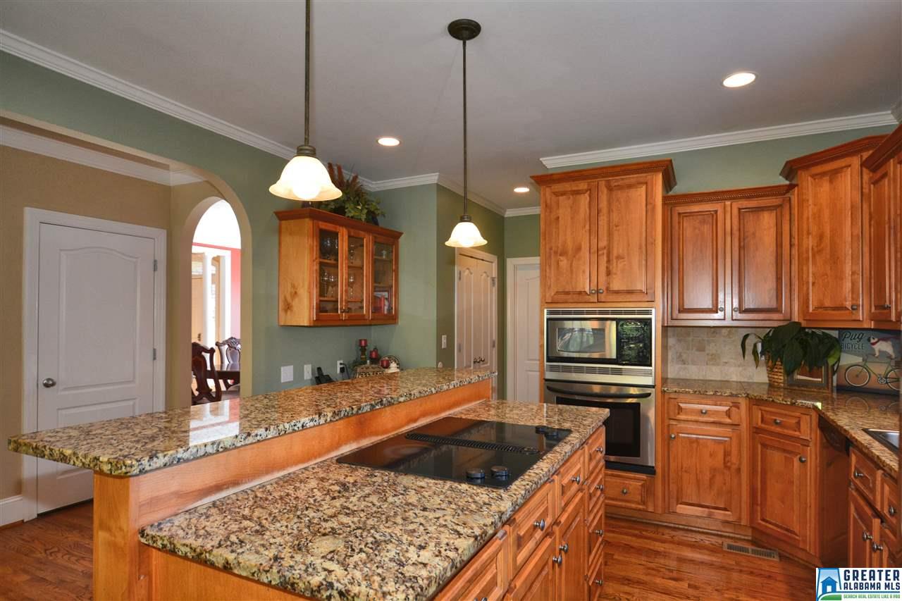 1033 EAGLE HOLLOW DR, Birmingham, AL 35242