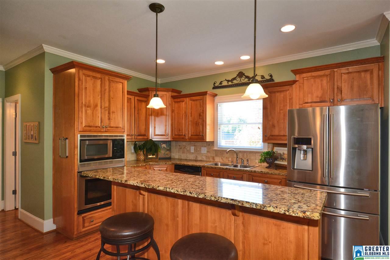 1033 EAGLE HOLLOW DR, Birmingham, AL 35242