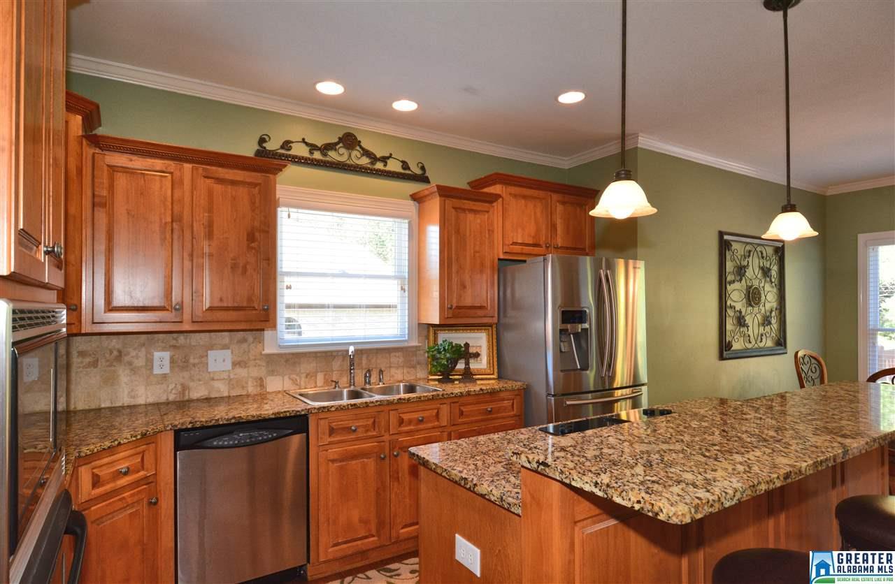 1033 EAGLE HOLLOW DR, Birmingham, AL 35242