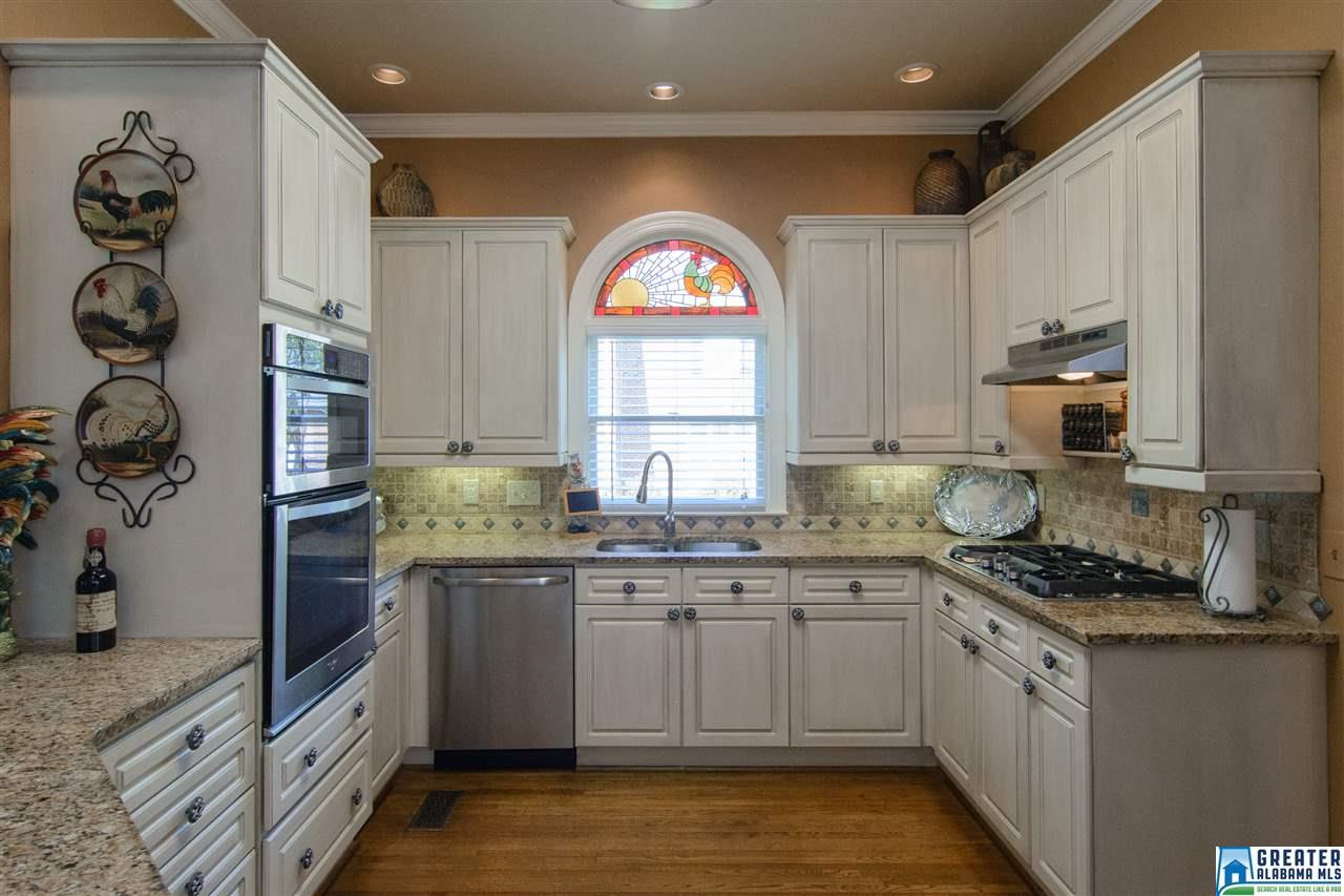 2141 CAMERON CIR, Hoover, AL 35242