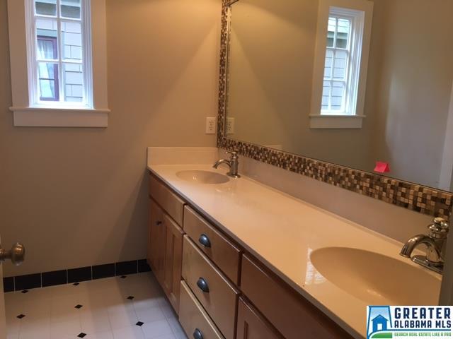 72 HAWTHORN ST, Birmingham, AL 35242