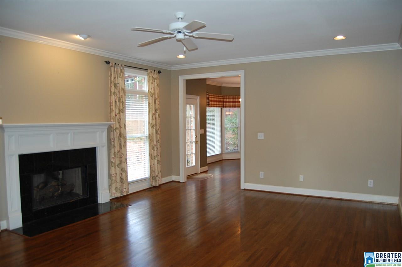 905Vestlake Hollow Cir Cir, Vestavia Hills, AL 35242