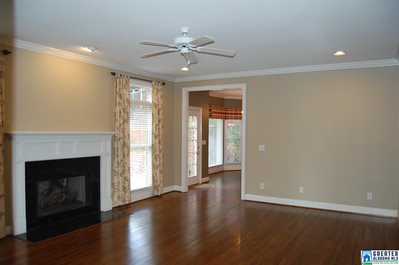 905Vestlake Hollow Cir Cir, Vestavia Hills, AL 35242