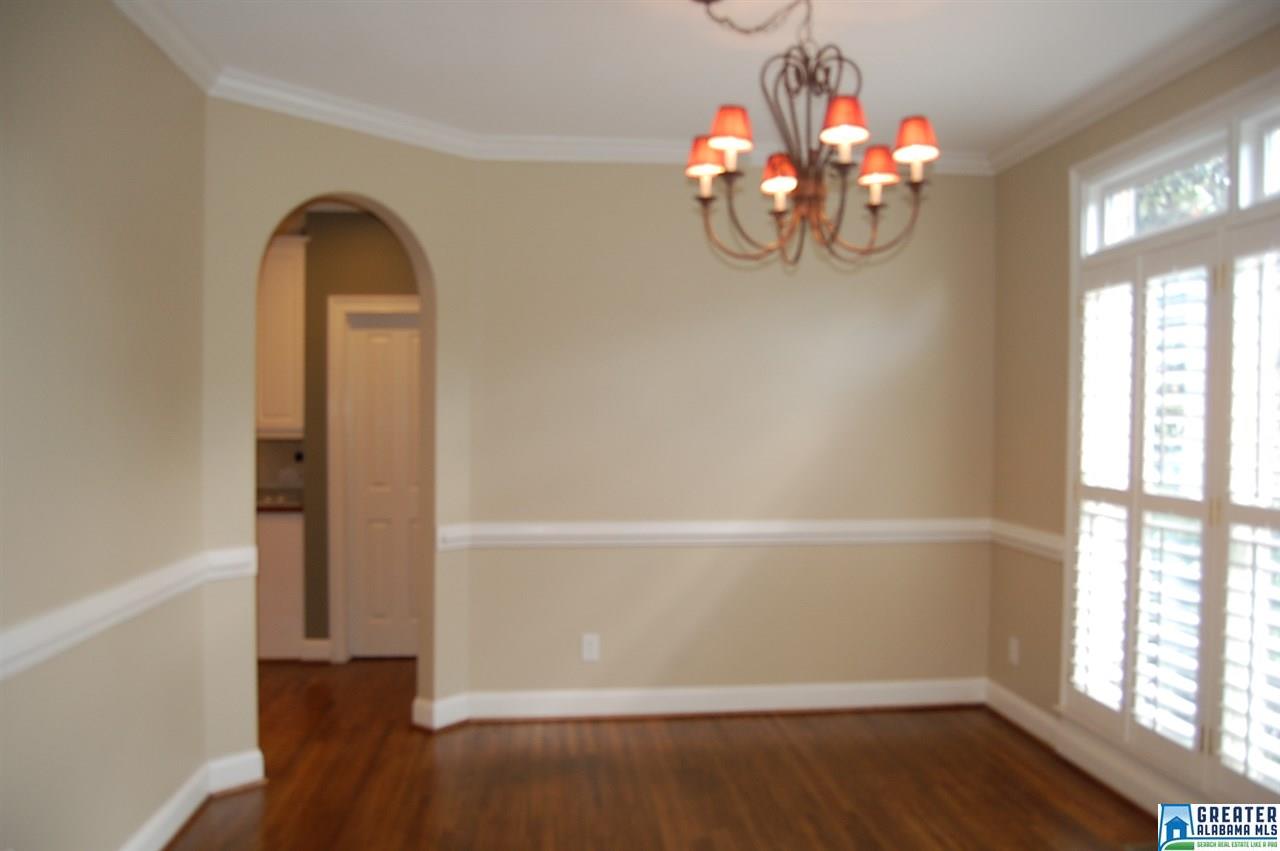905Vestlake Hollow Cir Cir, Vestavia Hills, AL 35242