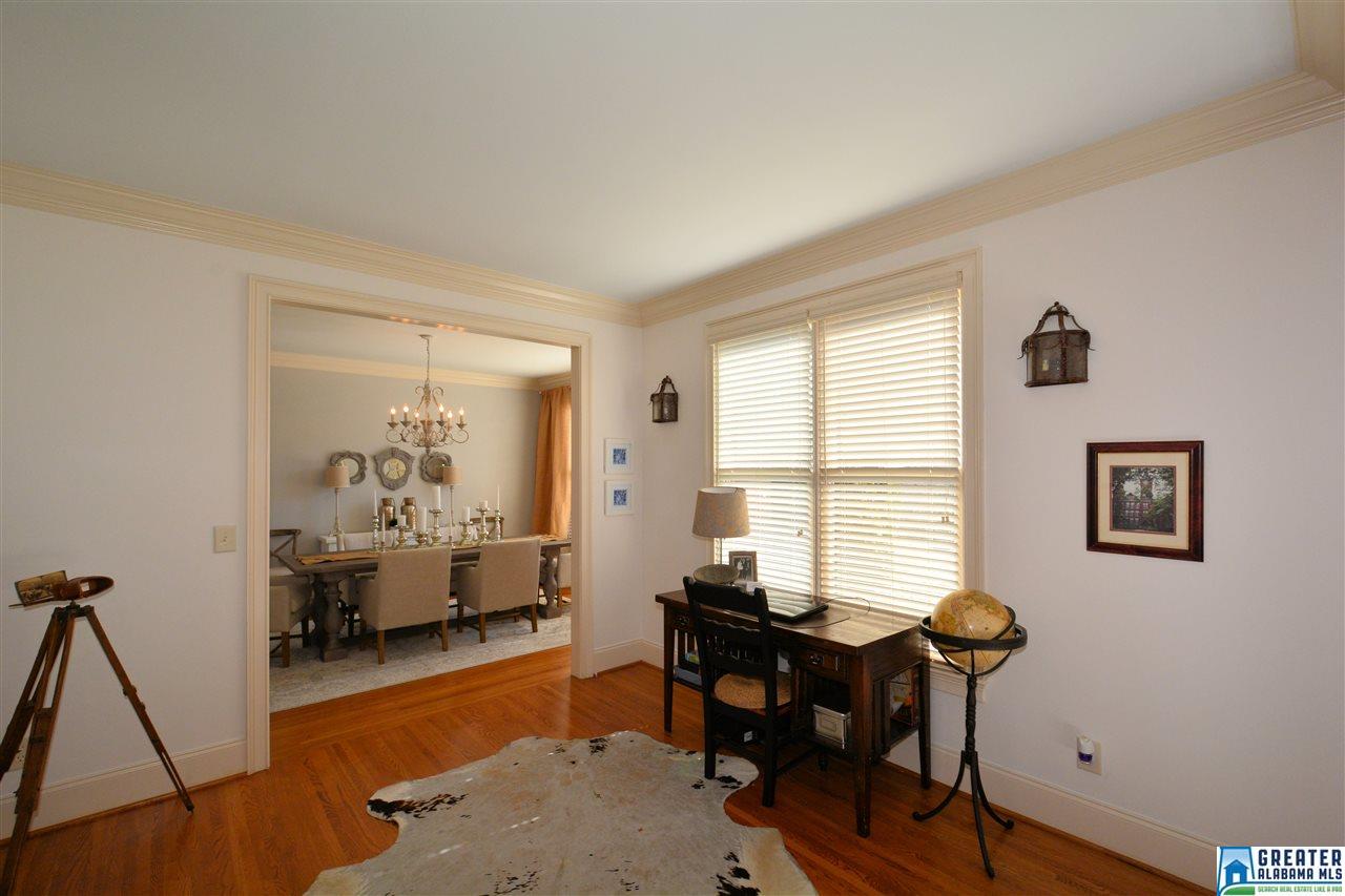 1812 HARDWOOD VIEW DR, Hoover, AL 35242