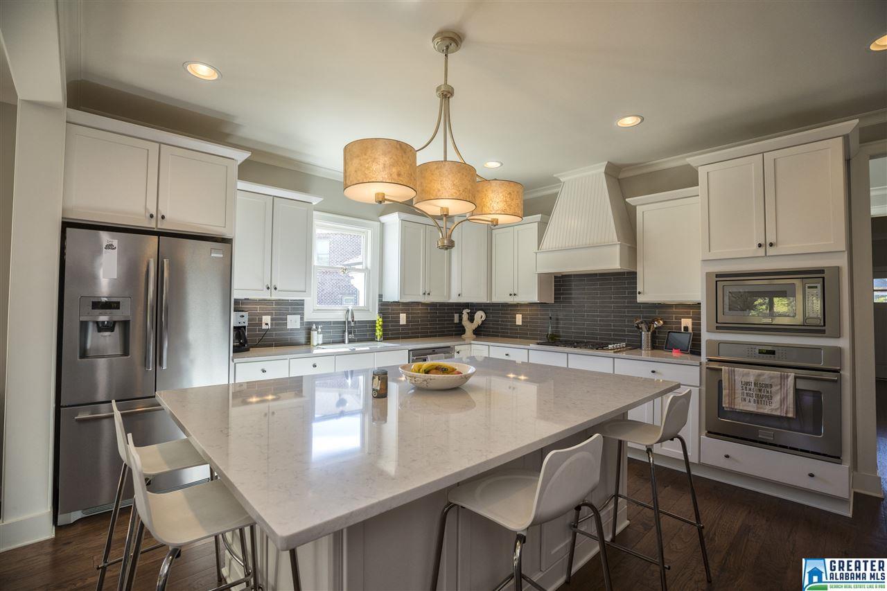 652 PROVENCE DR, Vestavia Hills, AL 35242