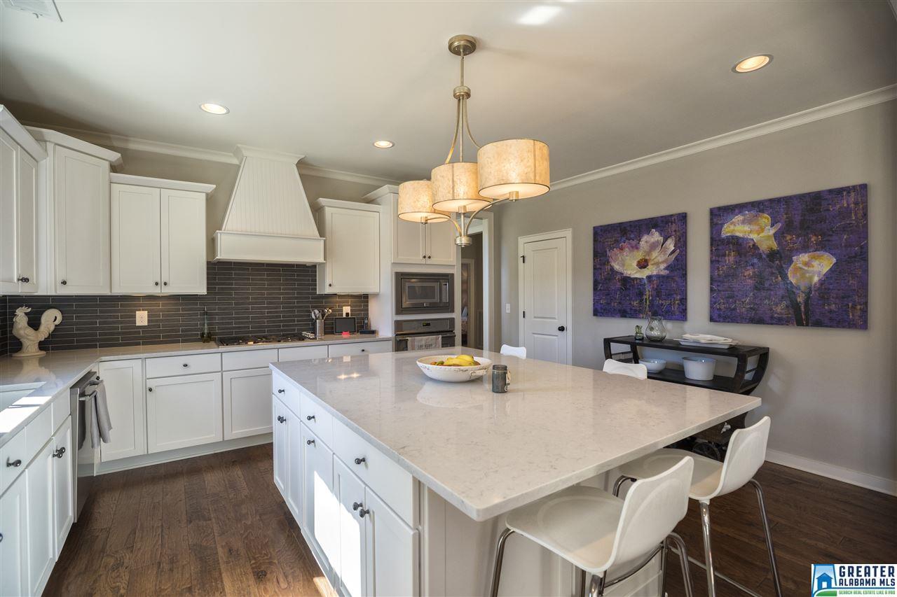 652 PROVENCE DR, Vestavia Hills, AL 35242