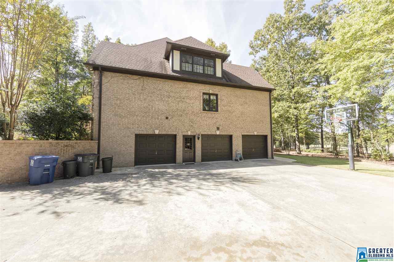 405 CASTLEBRIDGE CIR, Hoover, AL 35242