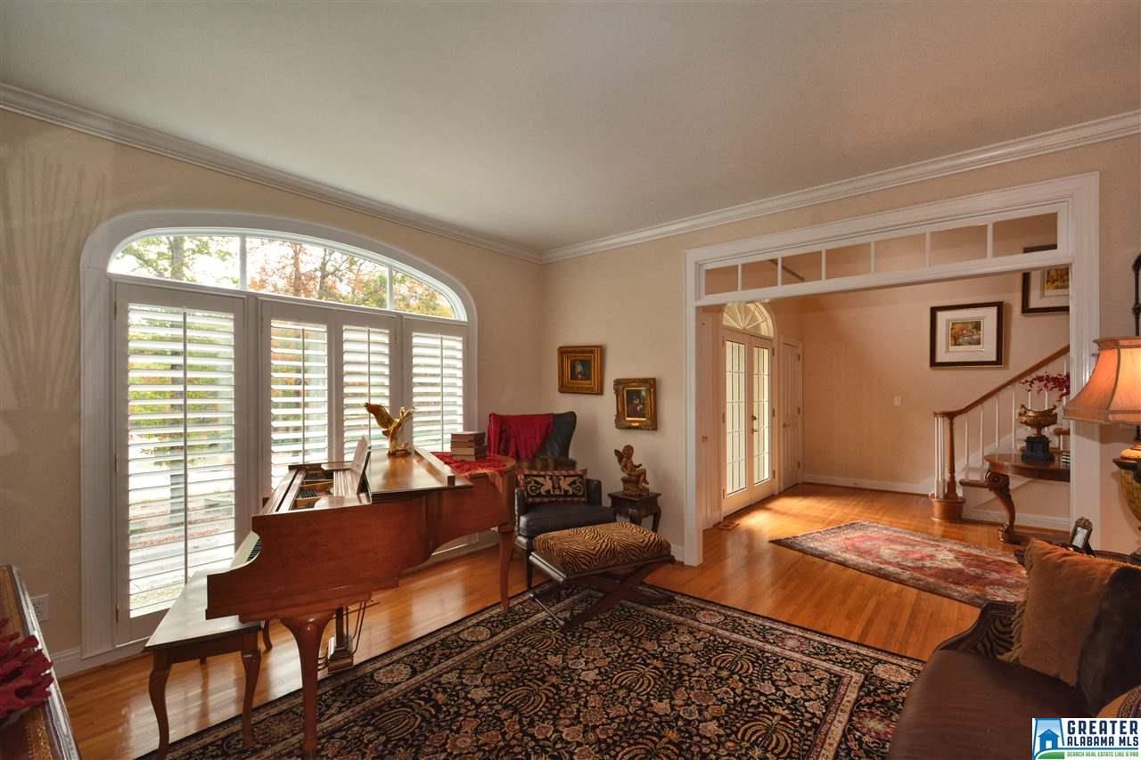 1200 HIGHLAND LAKES TRL, Birmingham, AL 35242