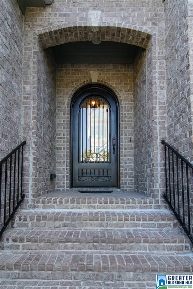916 TRINITY CT, Hoover, AL 35242
