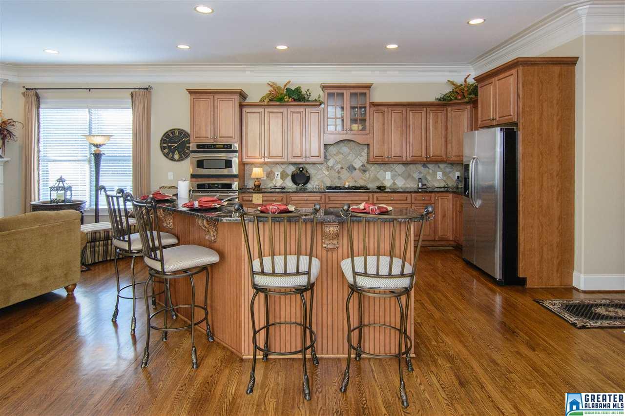 916 TRINITY CT, Hoover, AL 35242