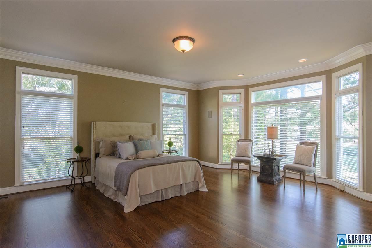 2029 KING STABLES RD, Hoover, AL 35242