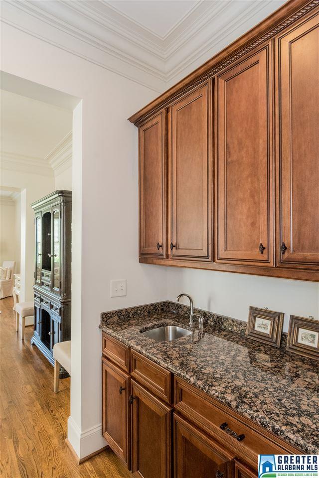 798 HAMPDEN PLACE CIR, Vestavia Hills, AL 35242
