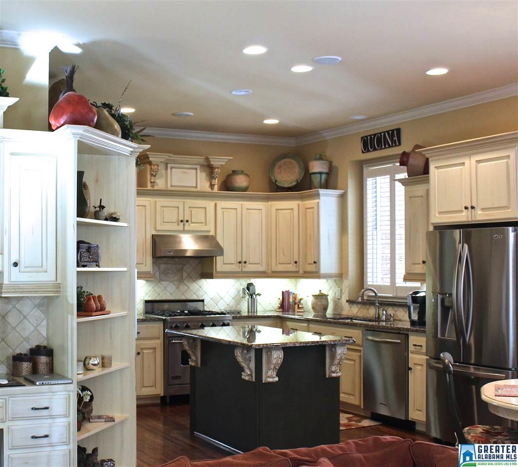 7047 N HIGHFIELD DR, Hoover, AL 35242