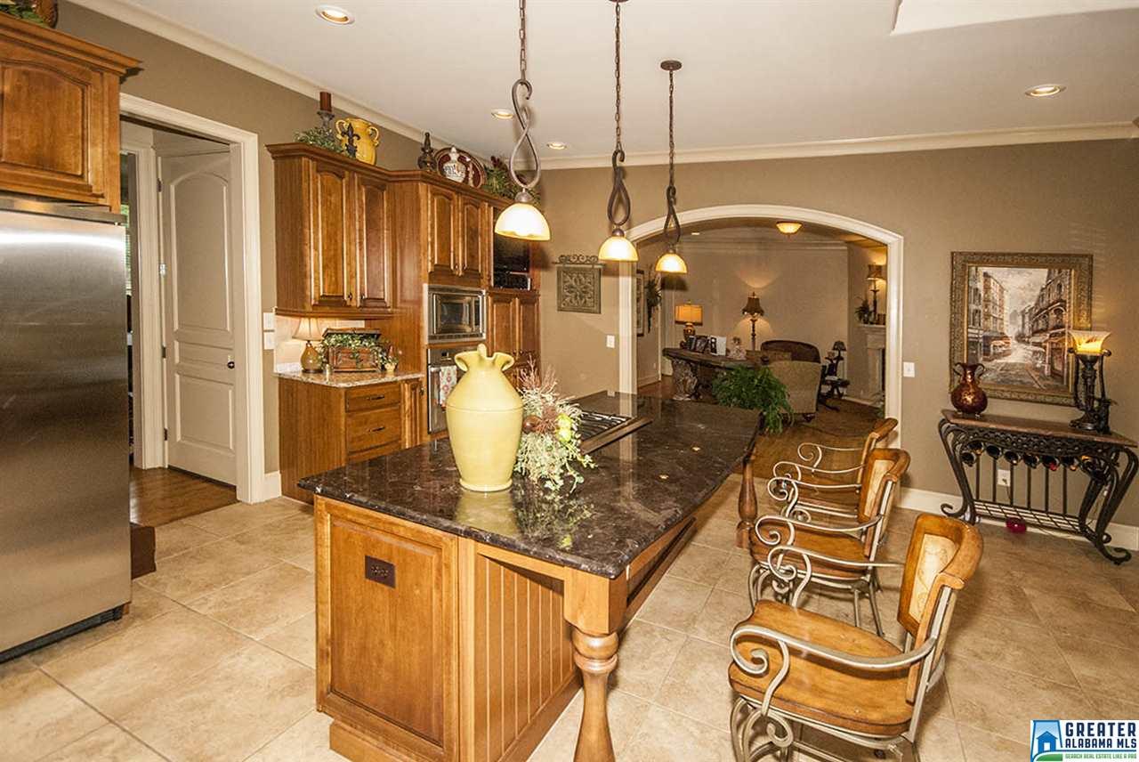1005 RIDGE CIR, Birmingham, AL 35242