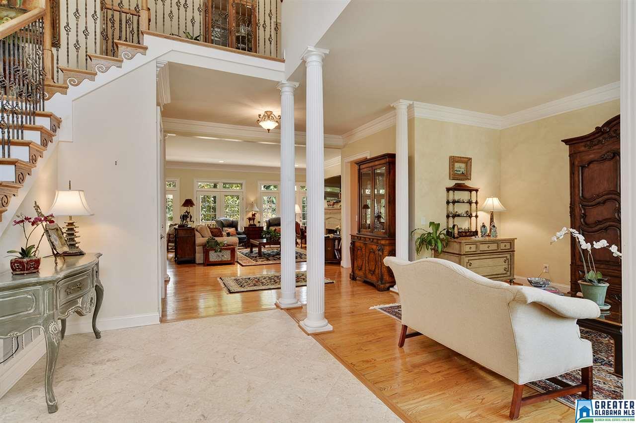 1028 LAKE HEATHER RD, Hoover, AL 35242