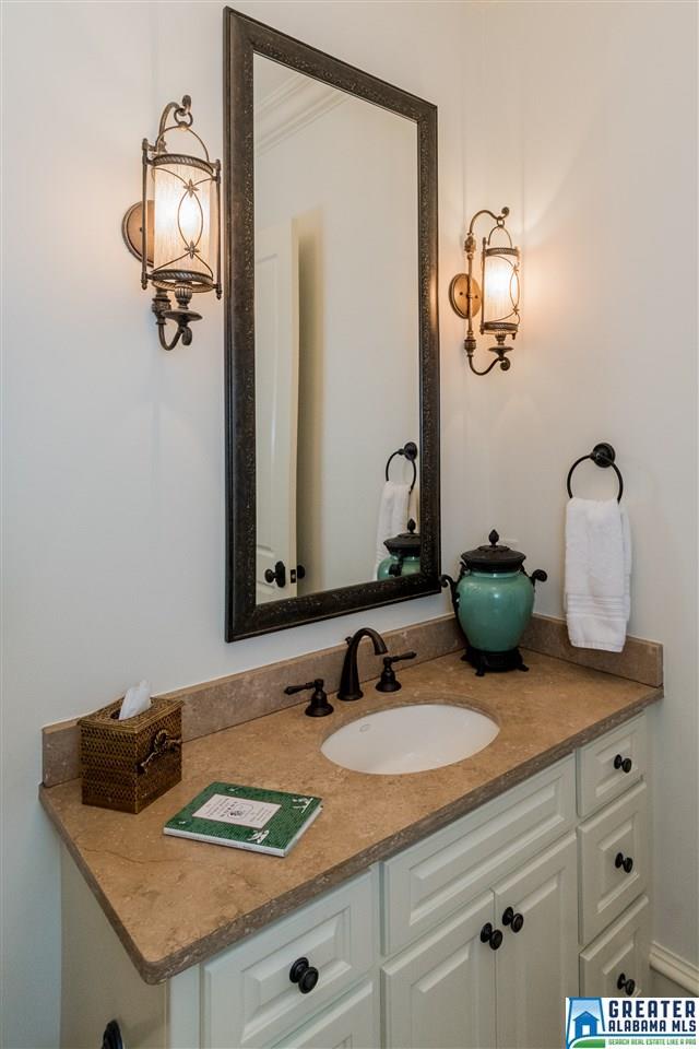 392 WOODWARD CT, Hoover, AL 35242
