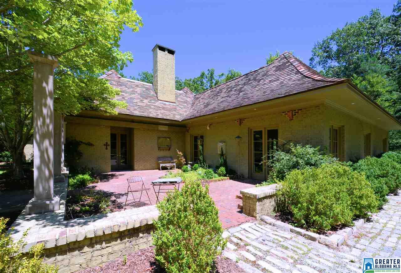 8015 CASTLEHILL RD, Hoover, AL 35242