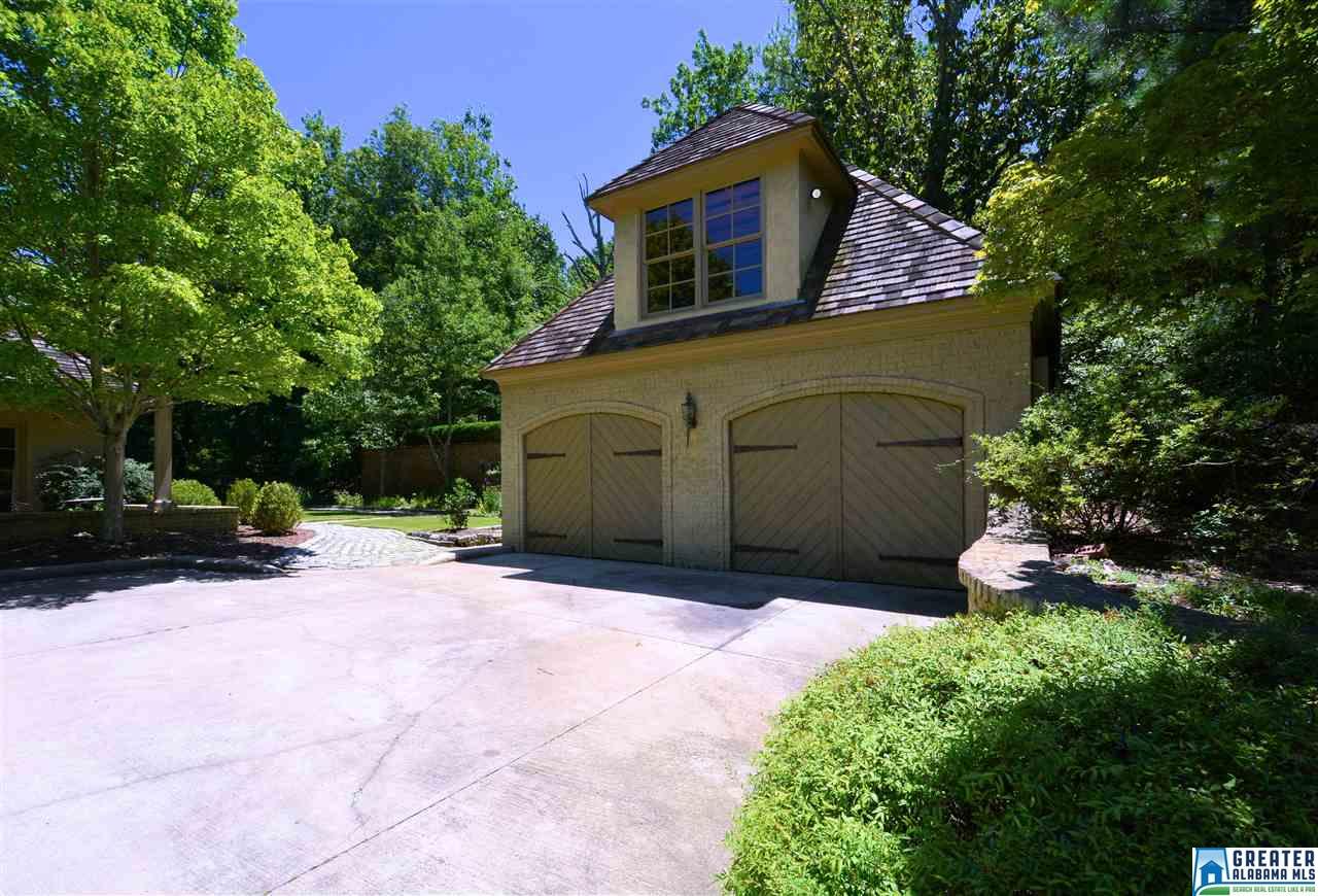 8015 CASTLEHILL RD, Hoover, AL 35242