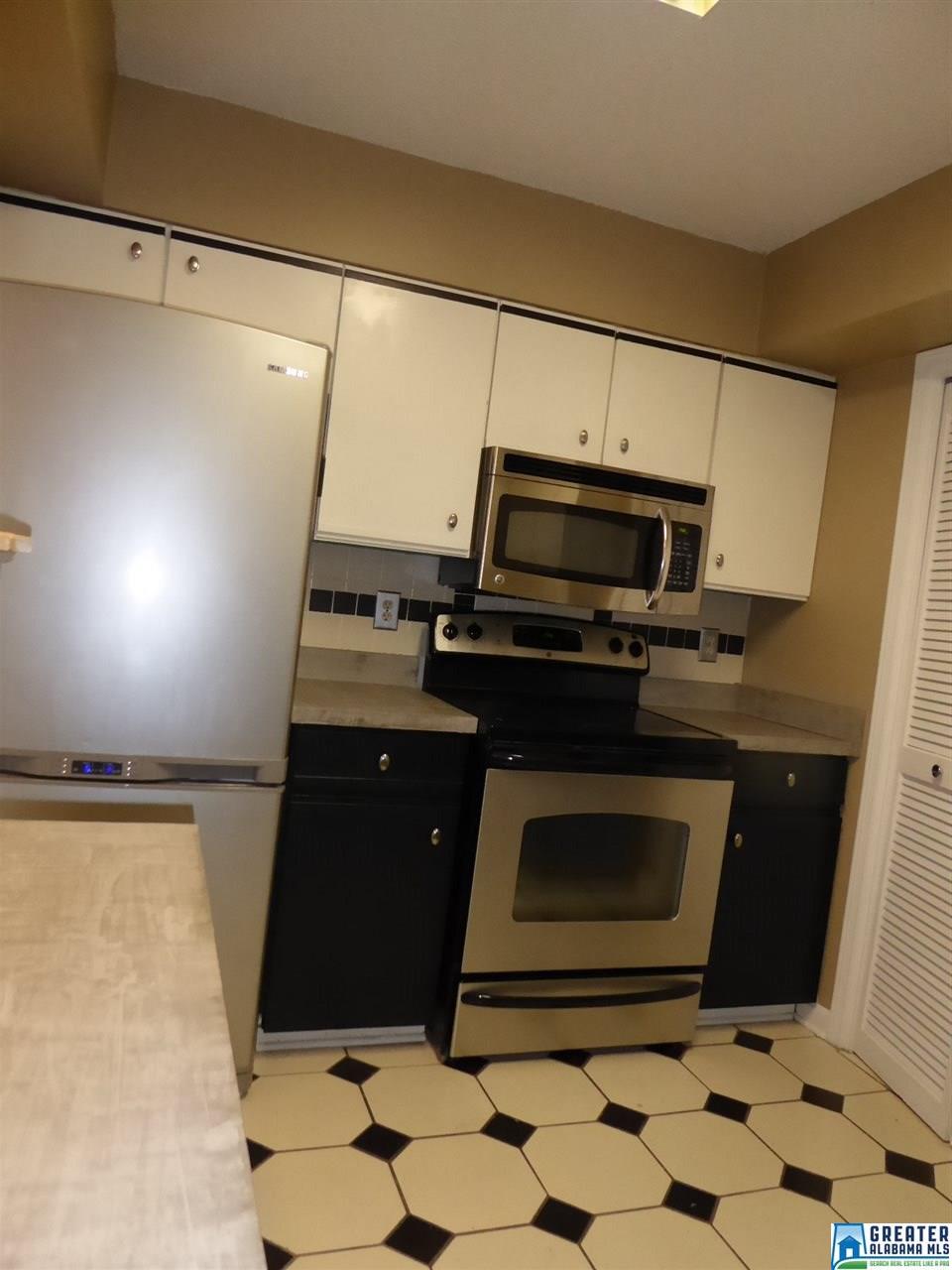 3011Cahaba Cliffs Dr Dr, Birmingham, AL 35243