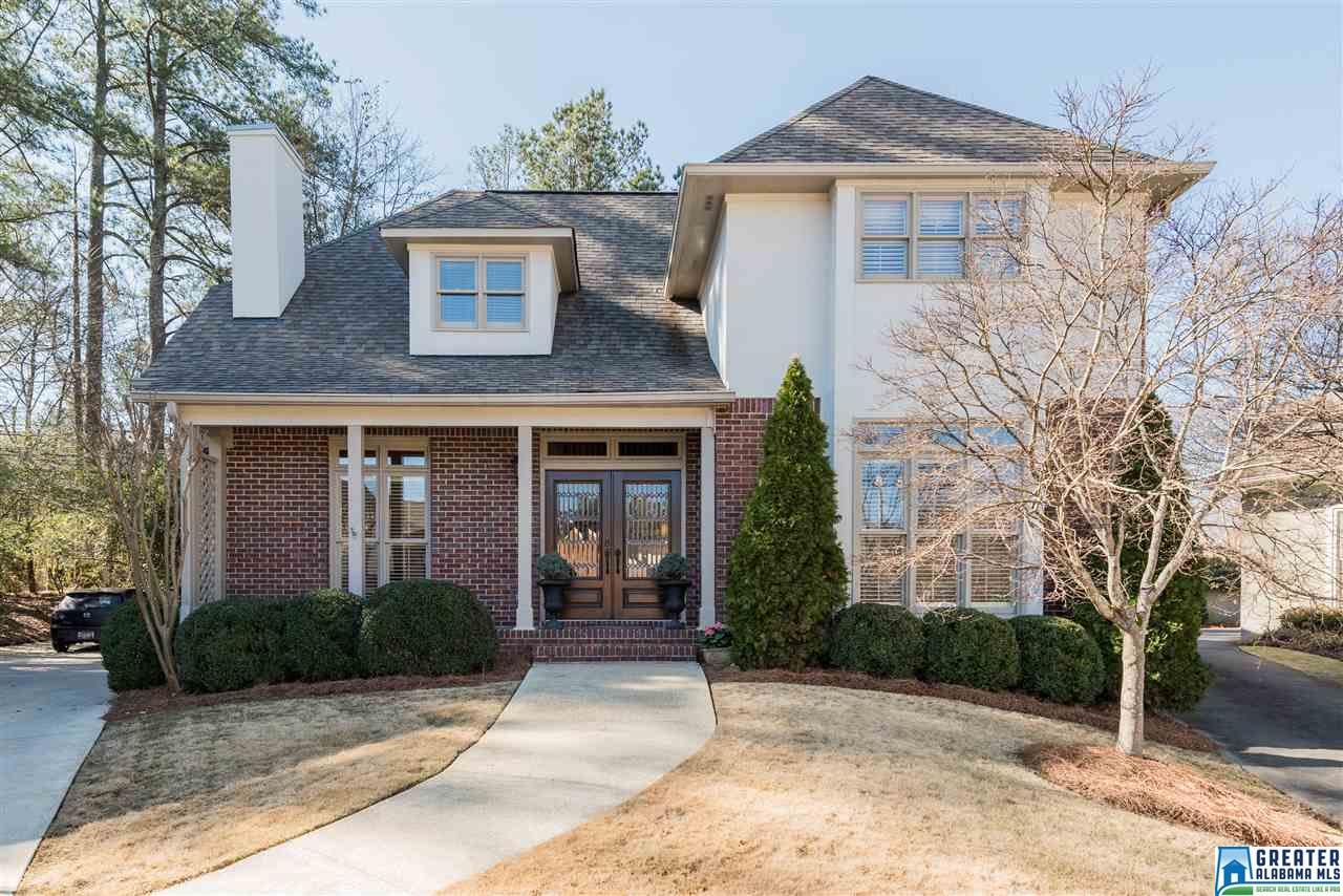 1317 WAKEFIELD LN, Vestavia Hills, AL 35243
