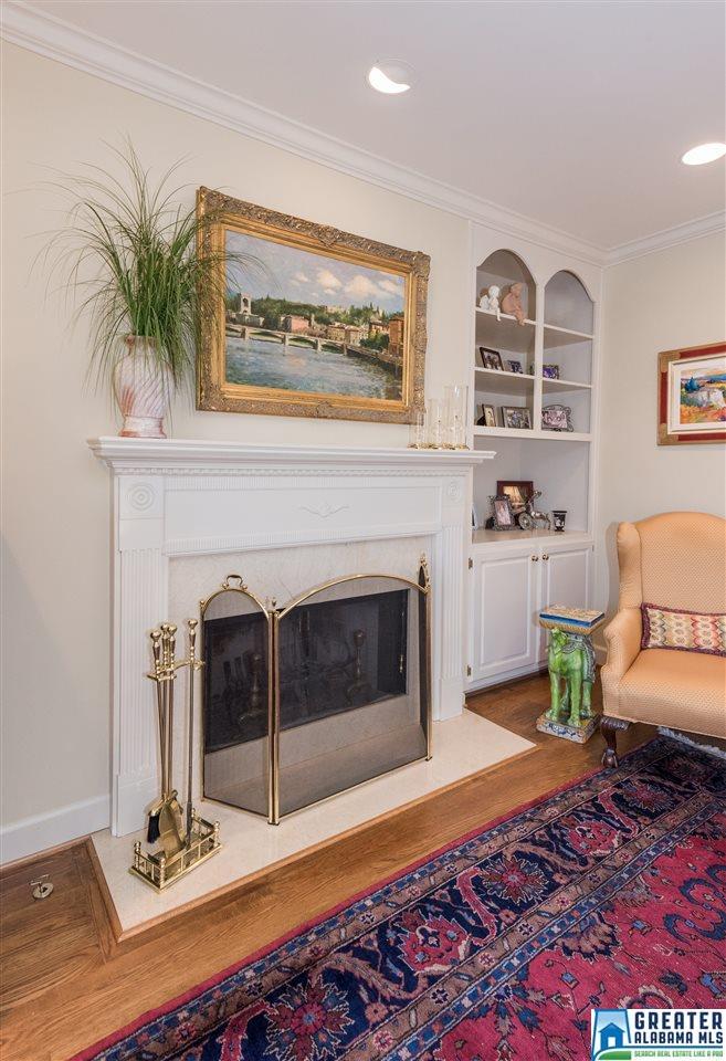 1317 WAKEFIELD LN, Vestavia Hills, AL 35243