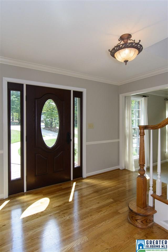 2520 OLD OAK CIR, Vestavia Hills, AL 35243