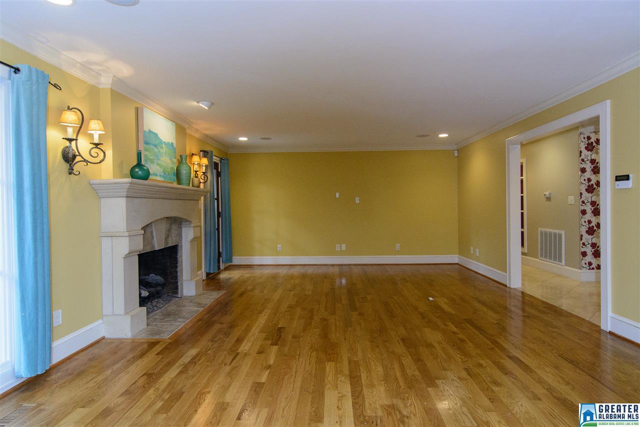 3477 BIRCHWOOD LN, Vestavia Hills, AL 35243
