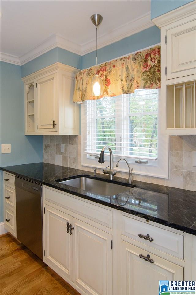 3477 BIRCHWOOD LN, Vestavia Hills, AL 35243
