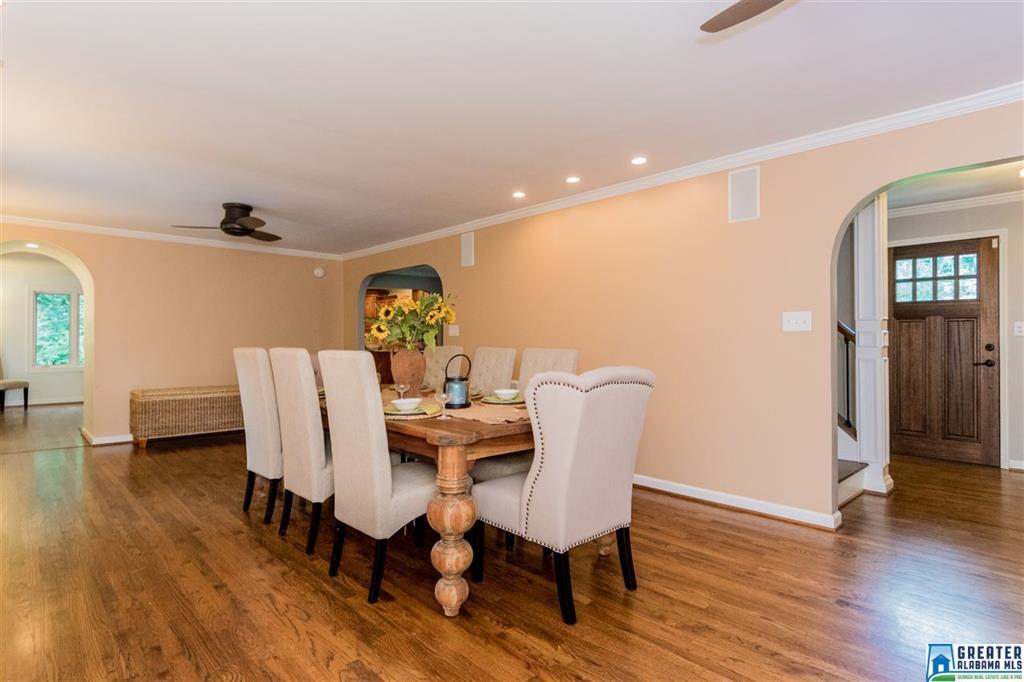2700 Altadena Rd, Vestavia Hills, AL 35243