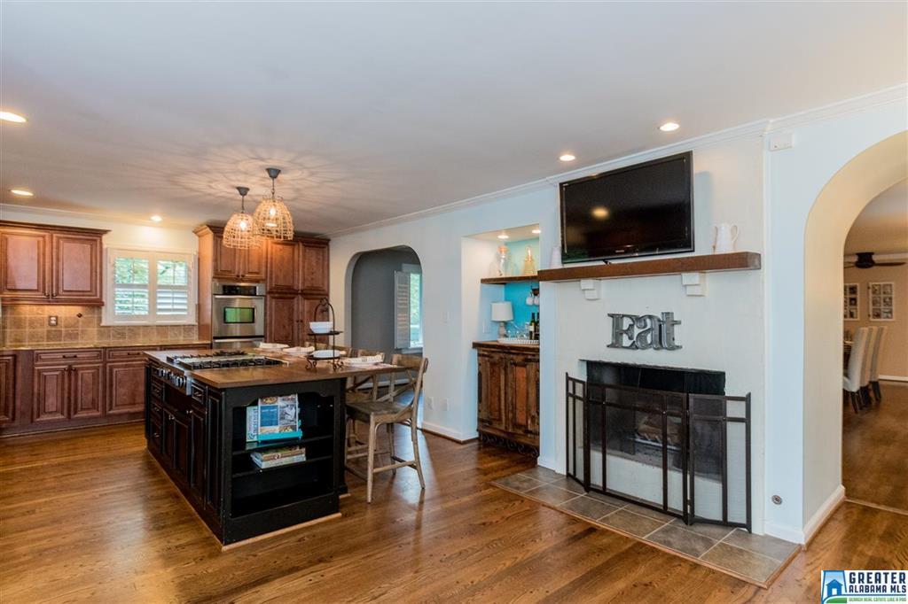 2700 Altadena Rd, Vestavia Hills, AL 35243