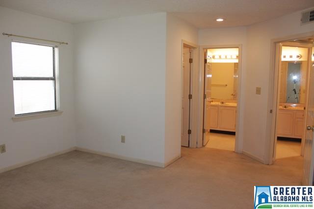 502 GABLES DR, Hoover, AL 35244