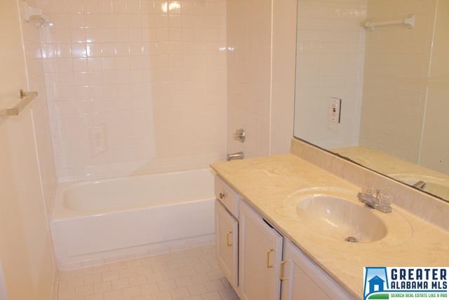 502 GABLES DR, Hoover, AL 35244