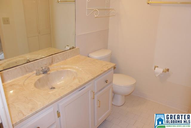 502 GABLES DR, Hoover, AL 35244