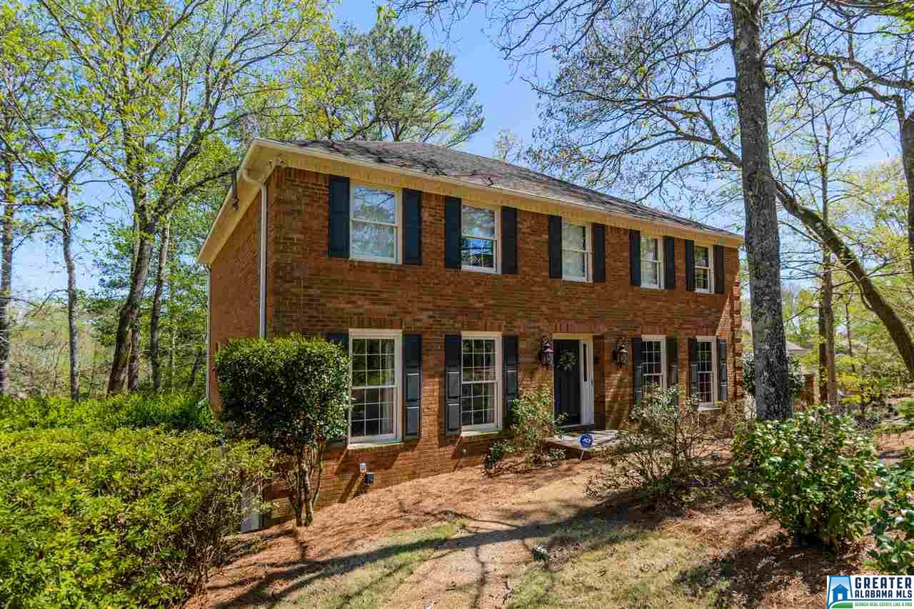 1114 LAKE FOREST CIR, Hoover, AL 35244
