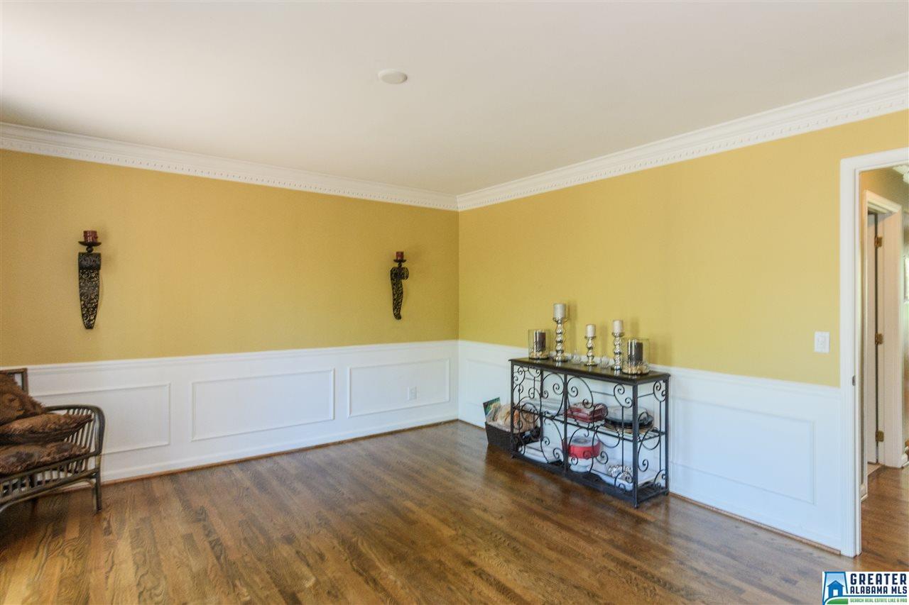 1114 LAKE FOREST CIR, Hoover, AL 35244