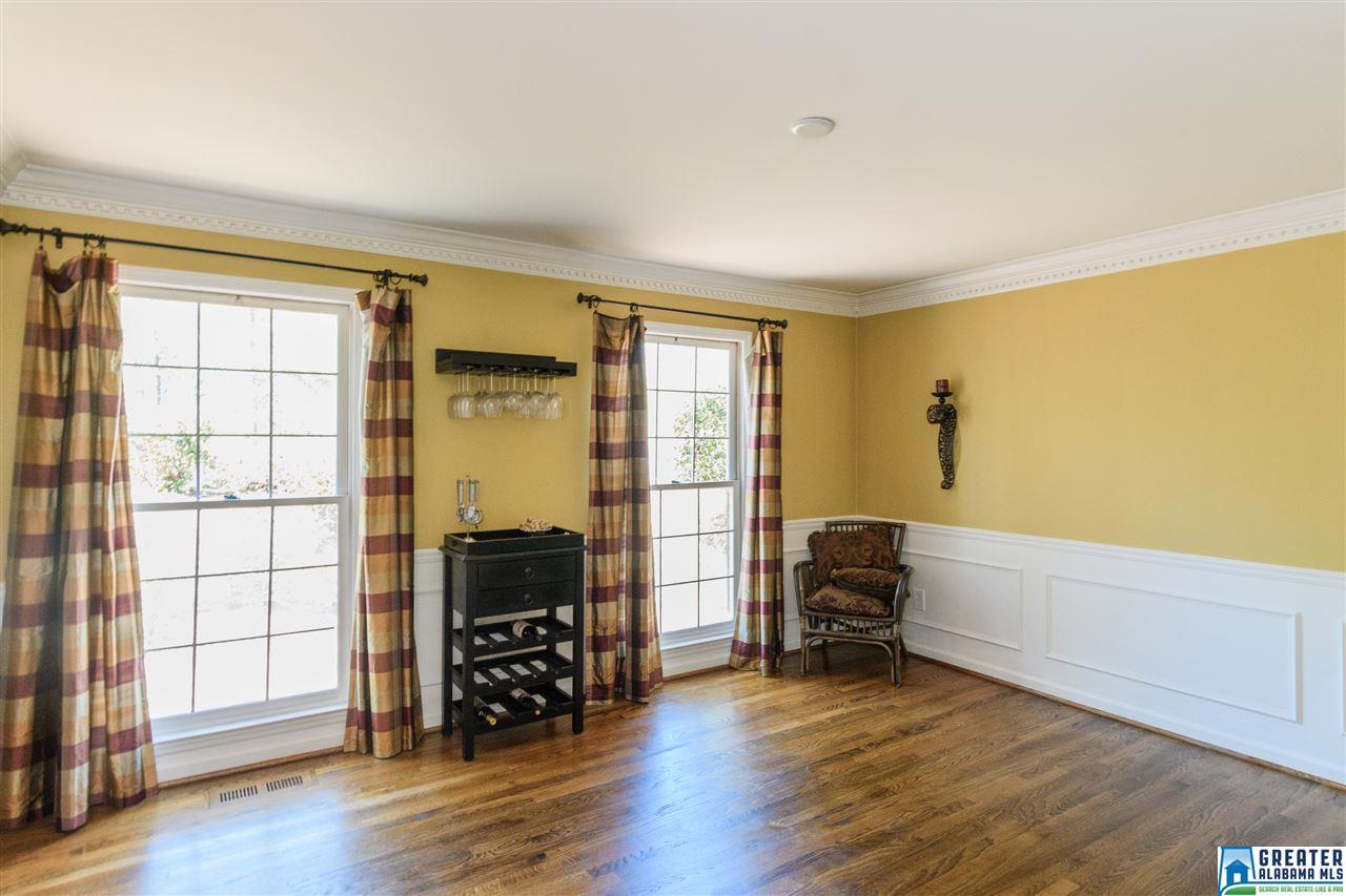 1114 LAKE FOREST CIR, Hoover, AL 35244
