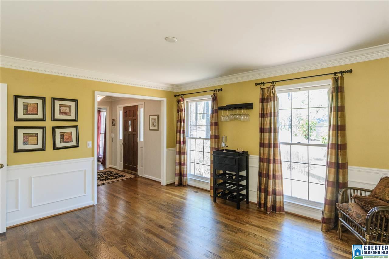 1114 LAKE FOREST CIR, Hoover, AL 35244