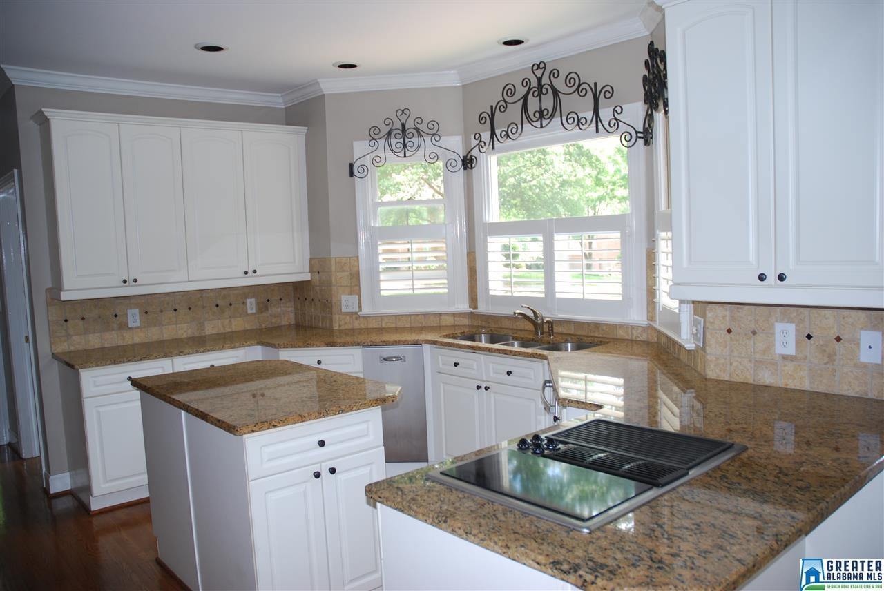 329 TRACE RIDGE RD, Hoover, AL 35244