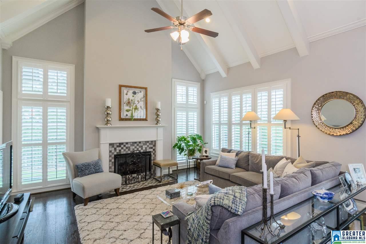 5568 NORTHRIDGE CIR, Hoover, AL 35244