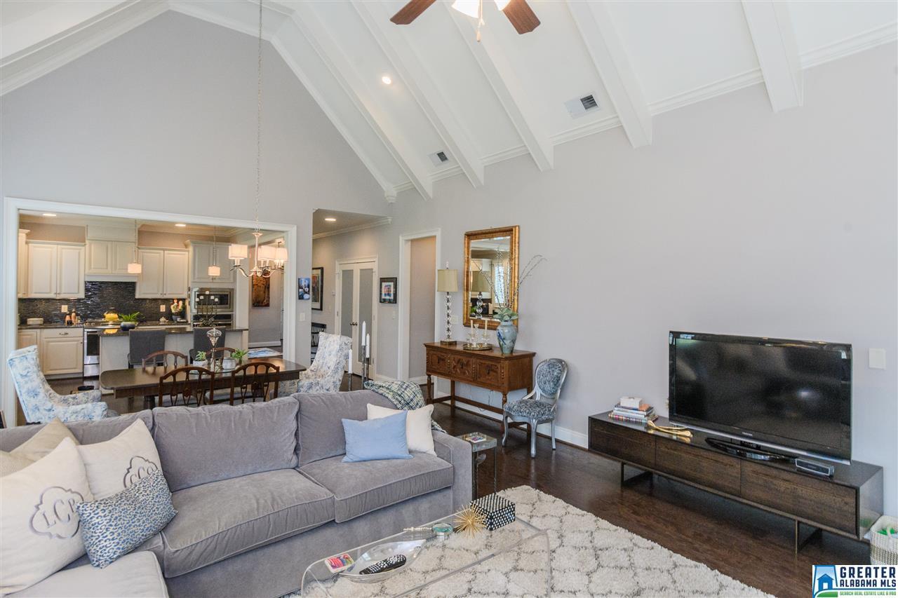 5568 NORTHRIDGE CIR, Hoover, AL 35244