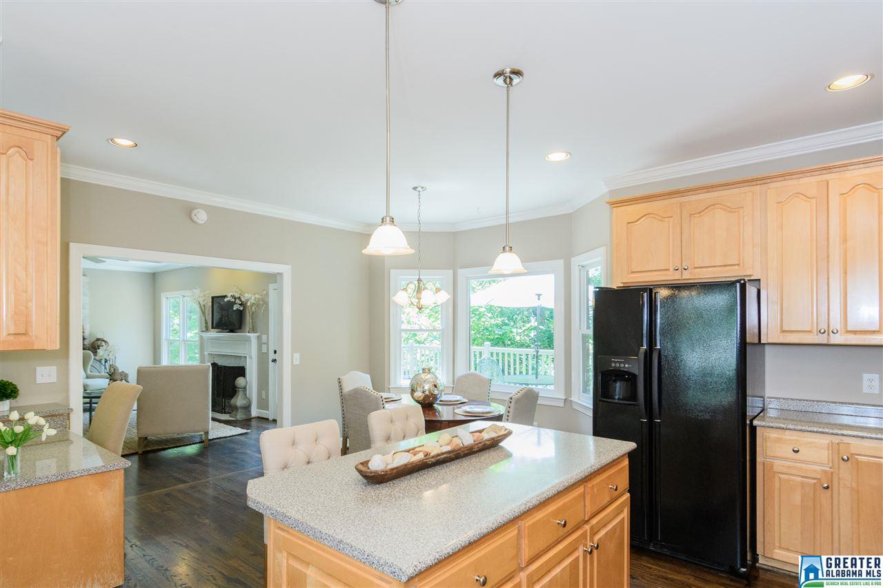 1047 HIGHLANDS DR, Hoover, AL 35244