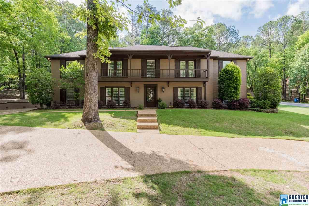 2041 LAKEMOOR DR, Hoover, AL 35244