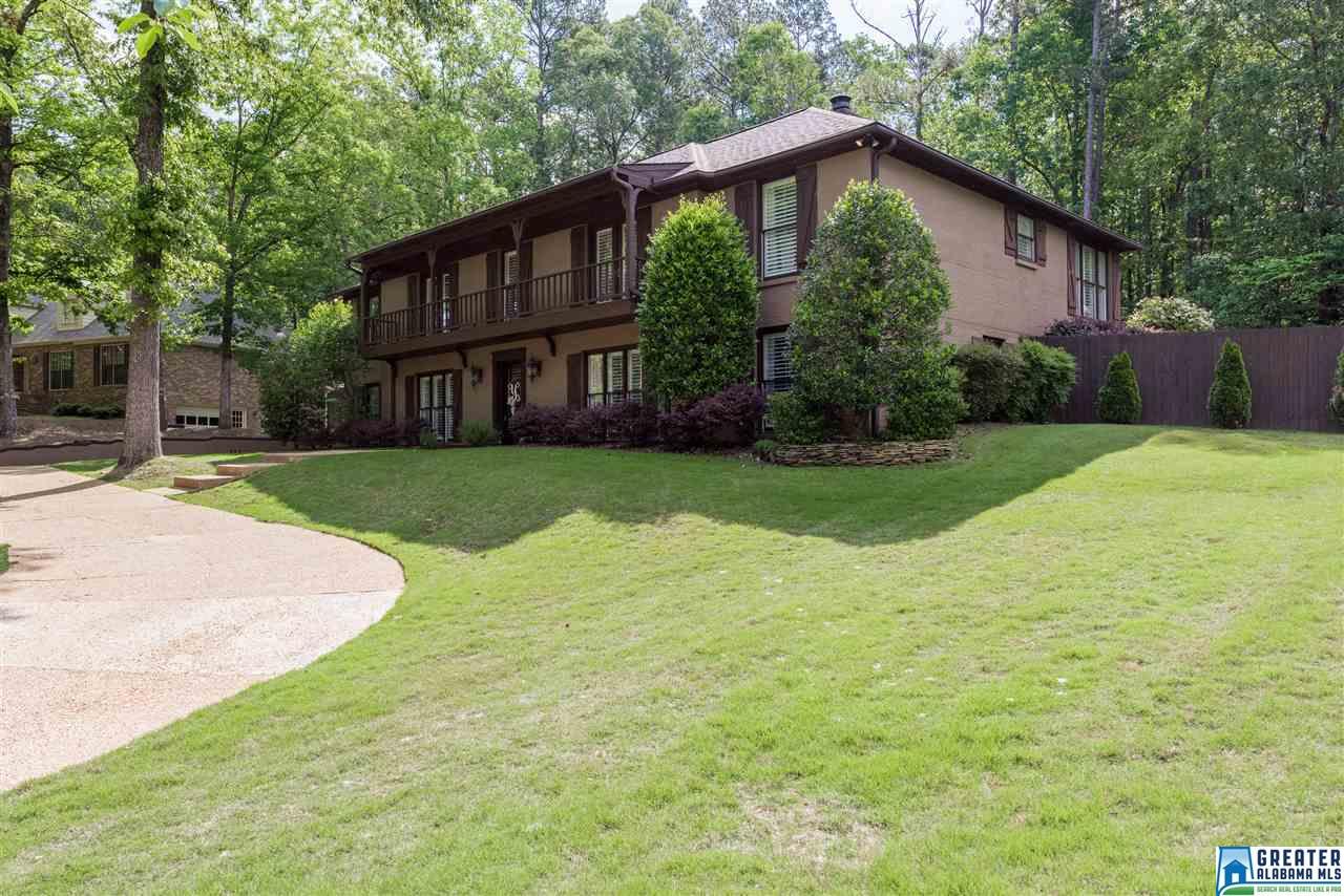 2041 LAKEMOOR DR, Hoover, AL 35244