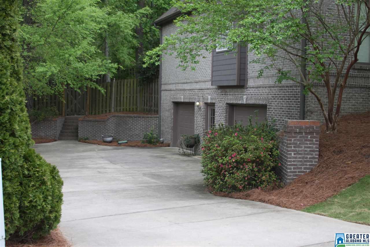 2304 BIRKSHIRE LN, Hoover, AL 35244