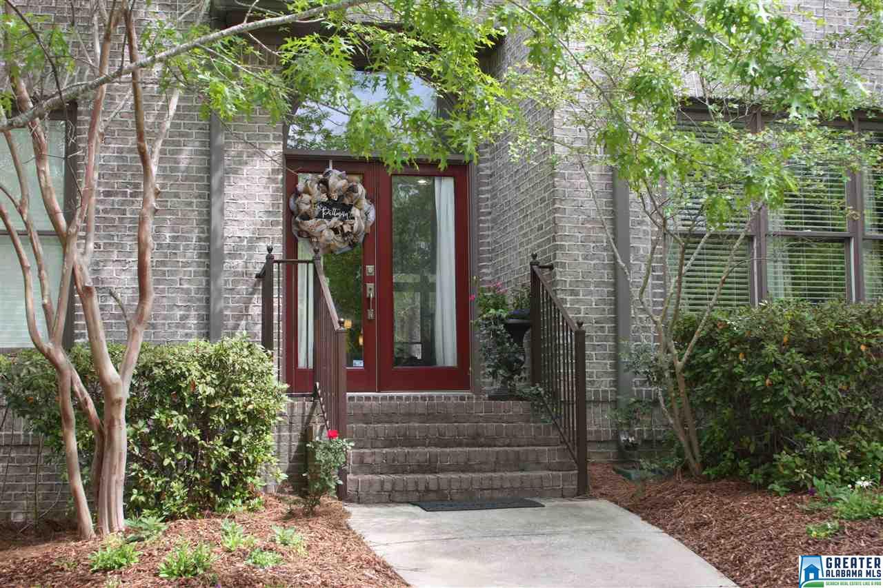2304 BIRKSHIRE LN, Hoover, AL 35244